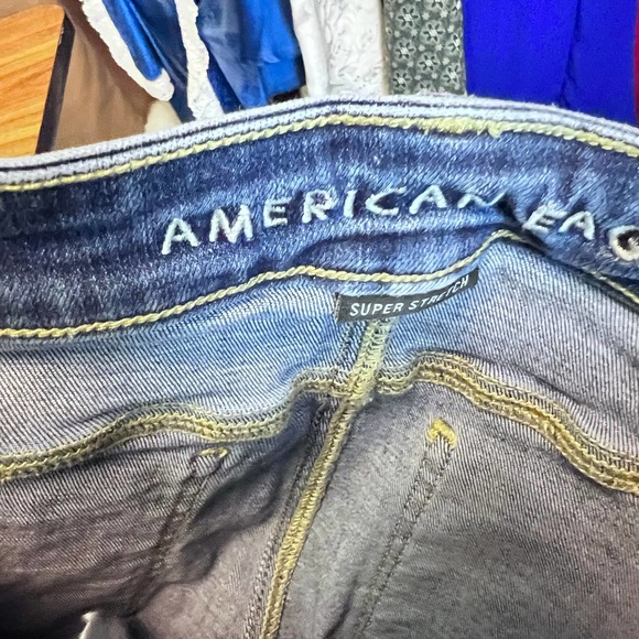 American Eagle Outfitters Distressed High Rise Jegging Medium Wash Jean Size 2 - Picture 4 of 9